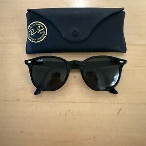 Ray-Ban Classic Black Sunglasses with Case